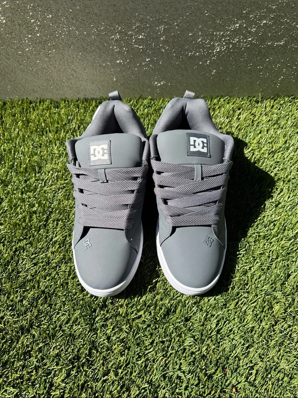 New mens DC Low-Top Skate Sneakers in Grey